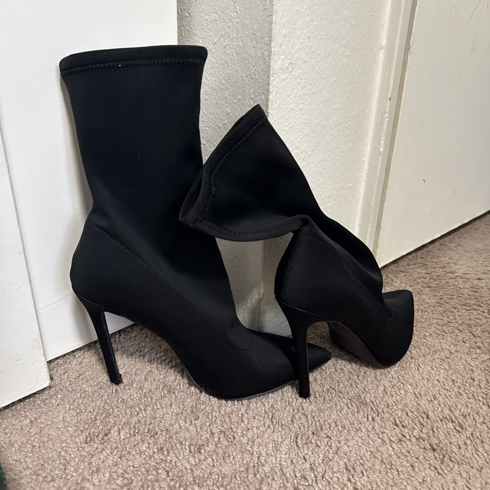 heels black socks